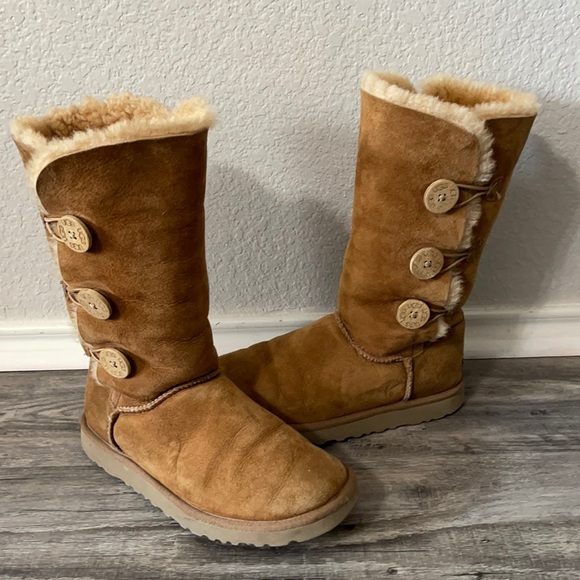 Ugg Bailey Button Triplet Boot Chestnut - Picture 2 of 9